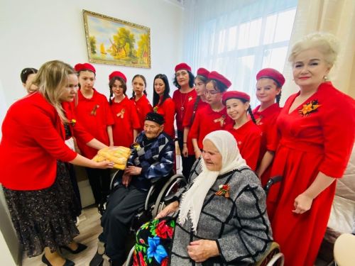 Жильцы Азнакаевского дома-интерната окружены вниманием земляков