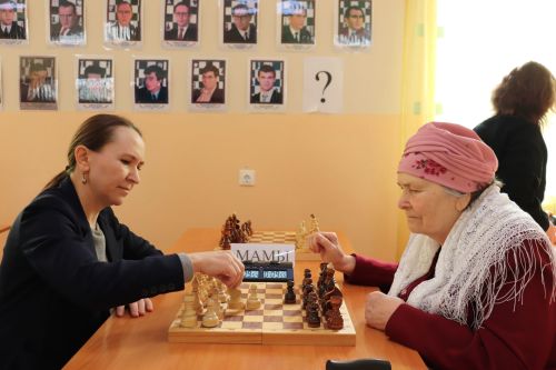 Азнакайның оста гаиләләре шахматта көч сынашты