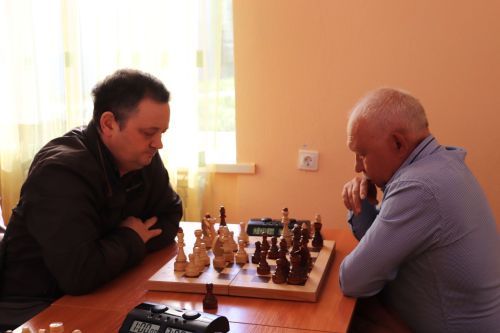 Азнакайның оста гаиләләре шахматта көч сынашты