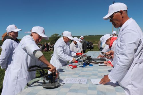 В Азнакаевском районе прошел конкурс доярок и технологов