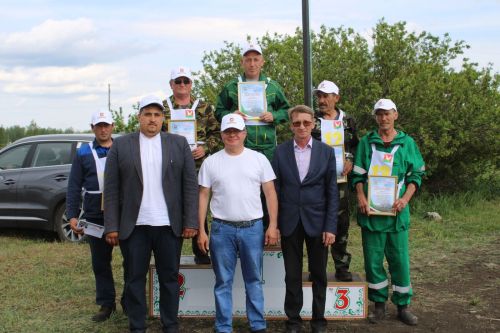 В Азнакаевском районе провели конкурс пахарей