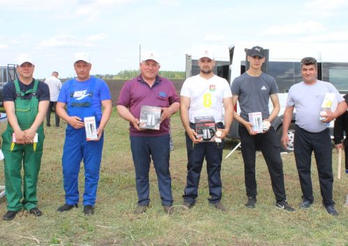 В Азнакаевском районе провели конкурс пахарей
