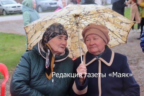 В Актюбе открыли обновленный памятник павшим