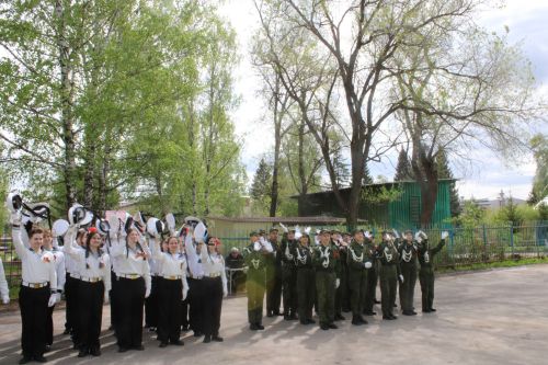 Азнакайда районыбызда бердәнбер Бөек Ватан сугышы ветераны, фронтовик Гайнулла Әюповны котлаулар дәвам итә
