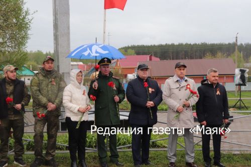 В Актюбе открыли обновленный памятник павшим