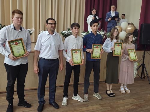 Азнакай политехника техникумында чыгарылыш кичәсе узды