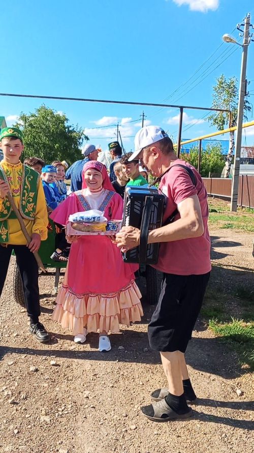 Азнакай районының Мәндәй авылында сөрән суктылар