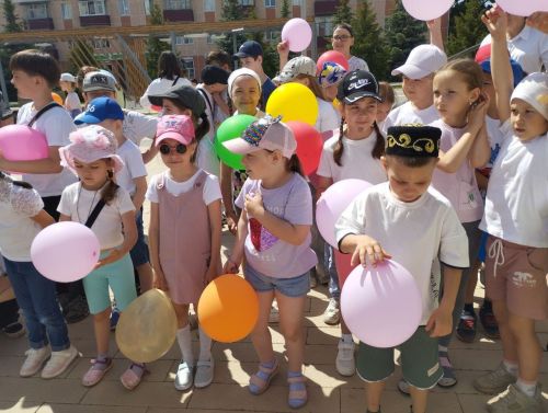 В Азнакаево торжественно открыли смену пришкольных лагерей