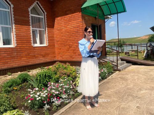 В селе Карамалы-Елга открылась мемориальная доска памяти Лены Гимаевой