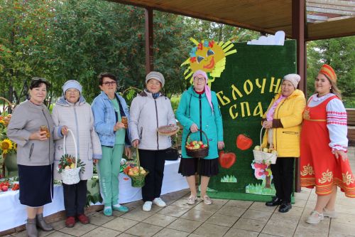 В Азнакаево прошел один из самых ярких праздников «Яблочный Спас»