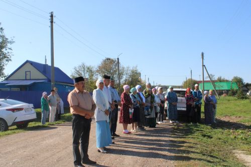 На минарете села Кызыл Сукачы (Чатра) Азнакаевского района установлен полумесяц