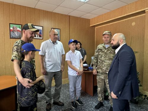 Депутат Азнакай тормышы белән таныша