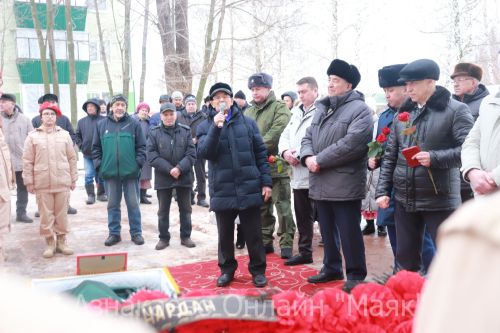 Азнакай үзенең бердәнбер Бөек Ватан сугышы ветераны Аюпов Гайнулла Гаффаз улы белән хушлашты