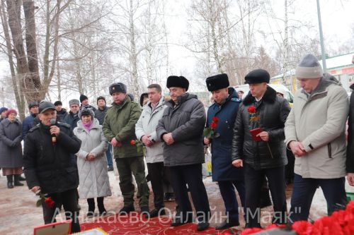 Азнакай үзенең бердәнбер Бөек Ватан сугышы ветераны Аюпов Гайнулла Гаффаз улы белән хушлашты