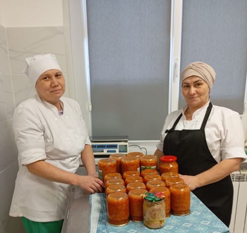 Сотрудники школы № 8 Азнакаево поддерживают наших защитников
