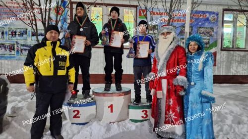 Азнакайда кичке чаңгы узышлары үтте