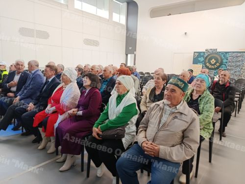 Азнакайда авыл хуҗалыгы ветераннарын хөрмәтләделәр