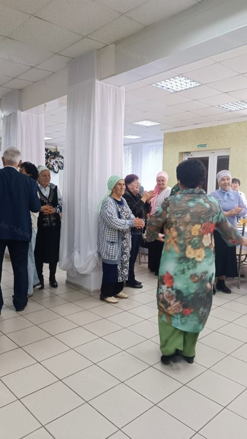 Өлкәннәр айлыгы уңаеннан ветераннарны хөрмәтләделәр