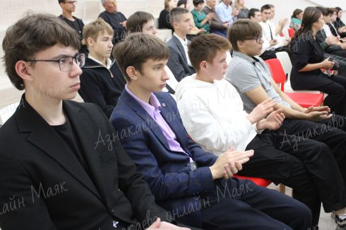 Азнакаевские призывники получили напутствие от главы района