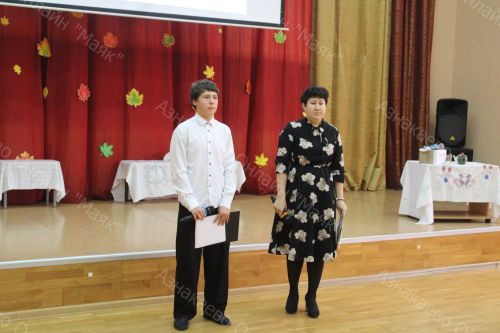 В Азнакаевской школе № 1 чествовали отцов героев