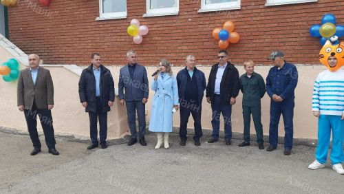В Азнакаево открылась секция по грудничковому плаванию