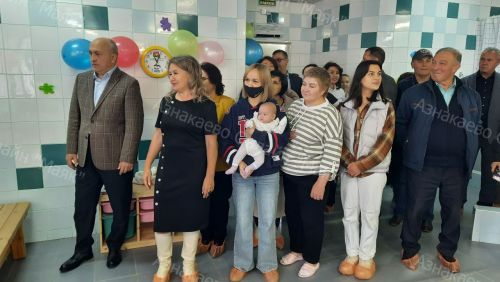 В Азнакаево открылась секция по грудничковому плаванию