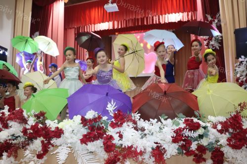 В Азнакаево отпраздновали День учителя