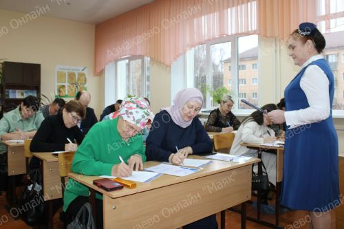 Азнакайлылар «Татарча диктант» акциясенә кушылдылар