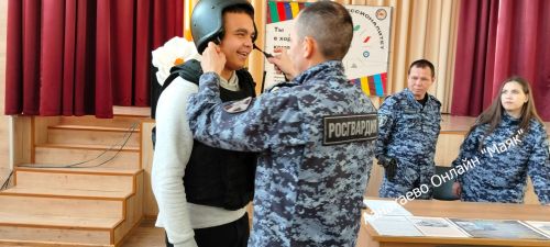 Азнакай студентлары Росгвардия белән танышты