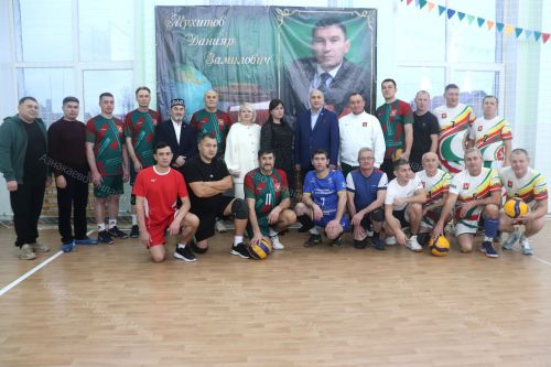 Азнакайда Данияр Мөхитов истәлегенә волейбол буенча турнир узды
