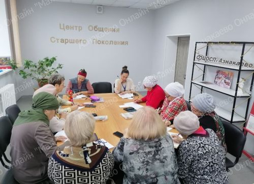 Азнакаевские пенсионеры осваивают мобильные технологии
