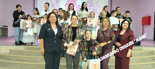 Праздник для самых дорогих: в Азнакаево устроили интеллектуальный праздник для мам и детей