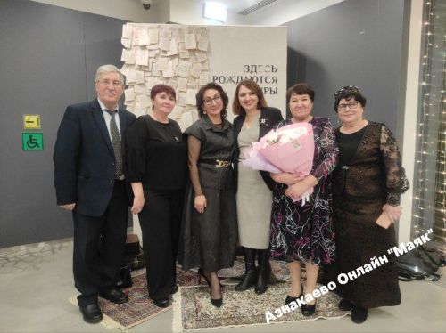 Азнакайлылар «Татнефть» нең китап презентациясендә: автографлар, җылы сүзләр һәм якташларыбыз өчен горурлык