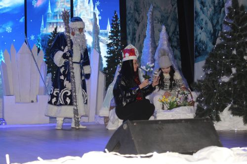 В Азнакаево прошел корпоративный новогодний праздник для детей