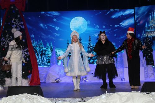 В Азнакаево прошел корпоративный новогодний праздник для детей
