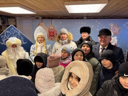 В Азнакаево открылась новогодняя резиденция Деда Мороза