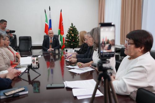 Глава района ответил на вопросы азнакаевцев в прямом эфире