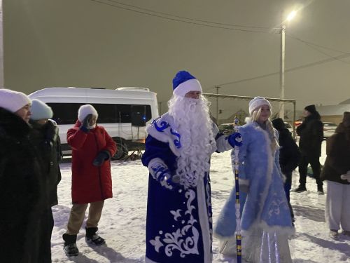 Новый год пришел во двор: на Монолите царила праздничная атмосфера