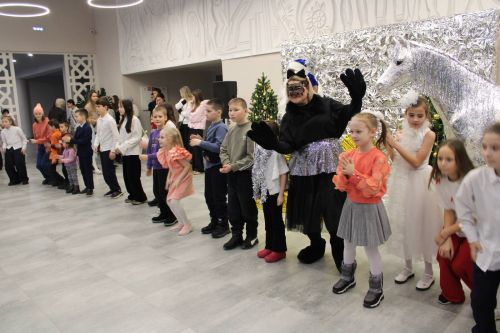 В Азнакаево для особенных детей провели новогодний утренник