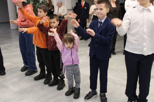 В Азнакаево для особенных детей провели новогодний утренник