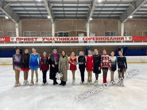 Новогодняя сказка на льду: юные фигуристки Азнакаево покорили зрителей