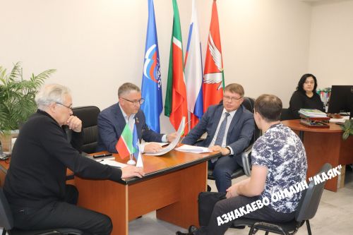 Депутат Алмаз Фаритов провел прием граждан в Азнакаево