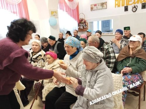 В Азнакаевском доме-интернате прошла встреча в декаду инвалидов