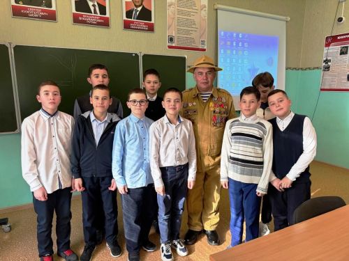 В Азнакаевской школе вспомнили о подвиге афганских ветеранов