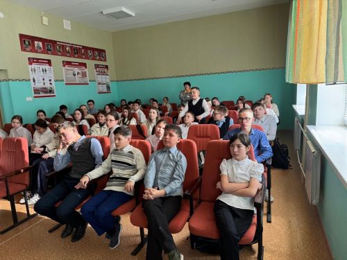 В Азнакаевской школе вспомнили о подвиге афганских ветеранов