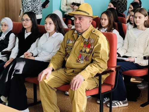 В Азнакаевской школе вспомнили о подвиге афганских ветеранов