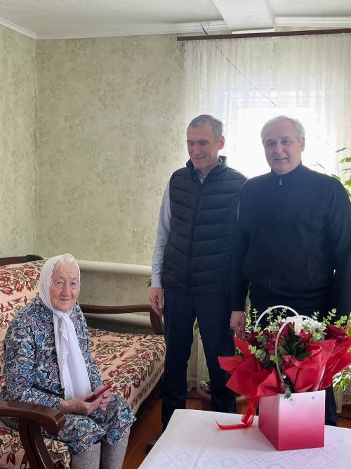 Ветеранам Азнакаево вручили медали 80-летия Великой Победы