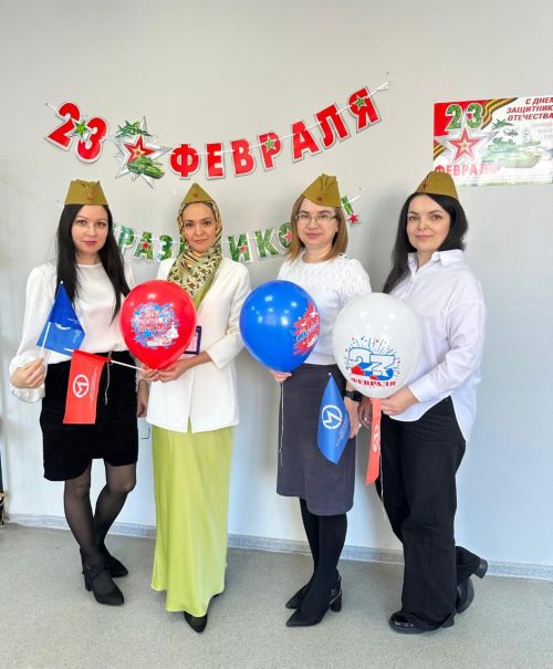 Девчата из Клиентской службы креативно поздравили коллег