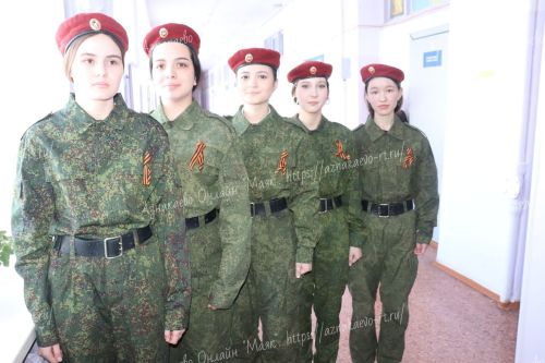 Школы увековечивают имена своих славных сыновей