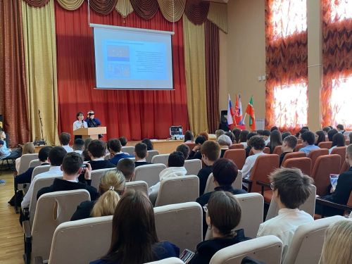 Профориентация школьников: встреча с Казанским филиалом РГУП в Азнакаево